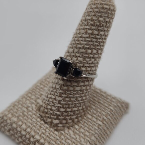 Size 8.25 Sterling Silver Beautiful Blue Sapphires Ring A2875 - Picture 4 of 9